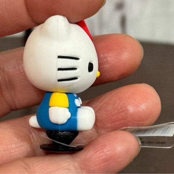 CROCS X HELLO KITTY jibbitz - Picture 2 of 10